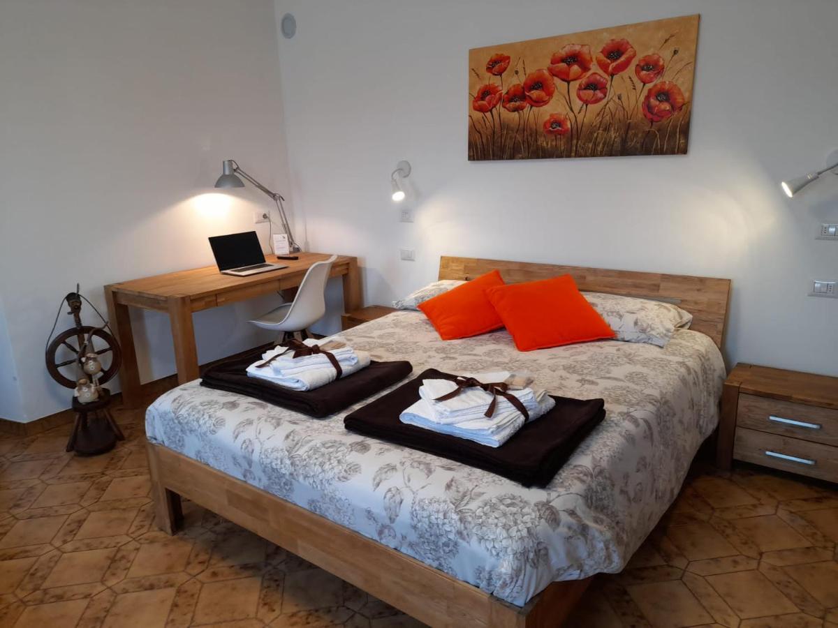 B&B La Casa Di Loretta Paderno 외부 사진